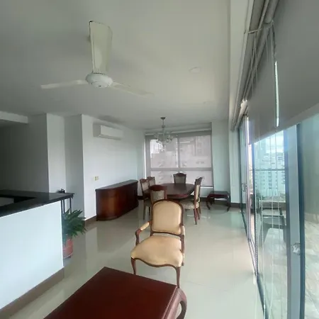 Oceanfront Luxury - A Pasos Del Centro Histórico Apartamento *