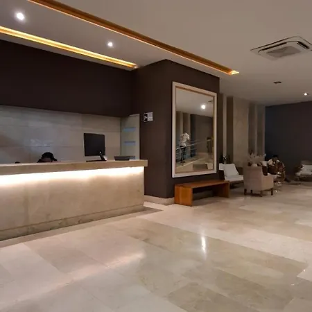 Oceanfront Luxury - A Pasos Del Centro Histórico