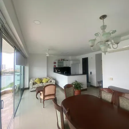 Apartment Oceanfront Luxury - A Pasos Del Centro Historico Cartagena