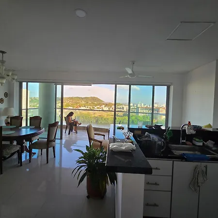 Oceanfront Luxury - A Pasos Del Centro Historico Apartment *
