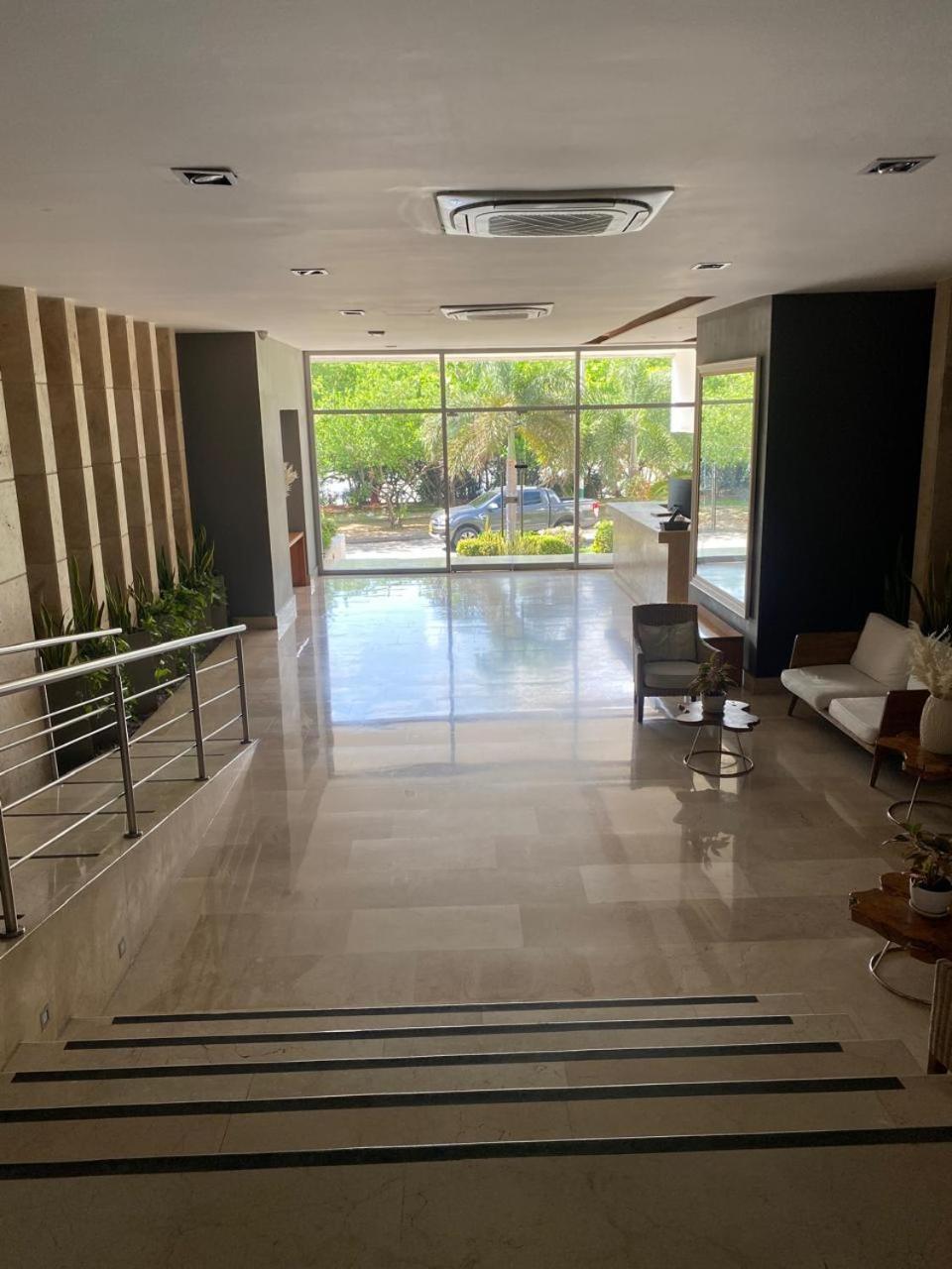 Espacioso Apto En El Cabrero - 2br, Y Gran Balcón *