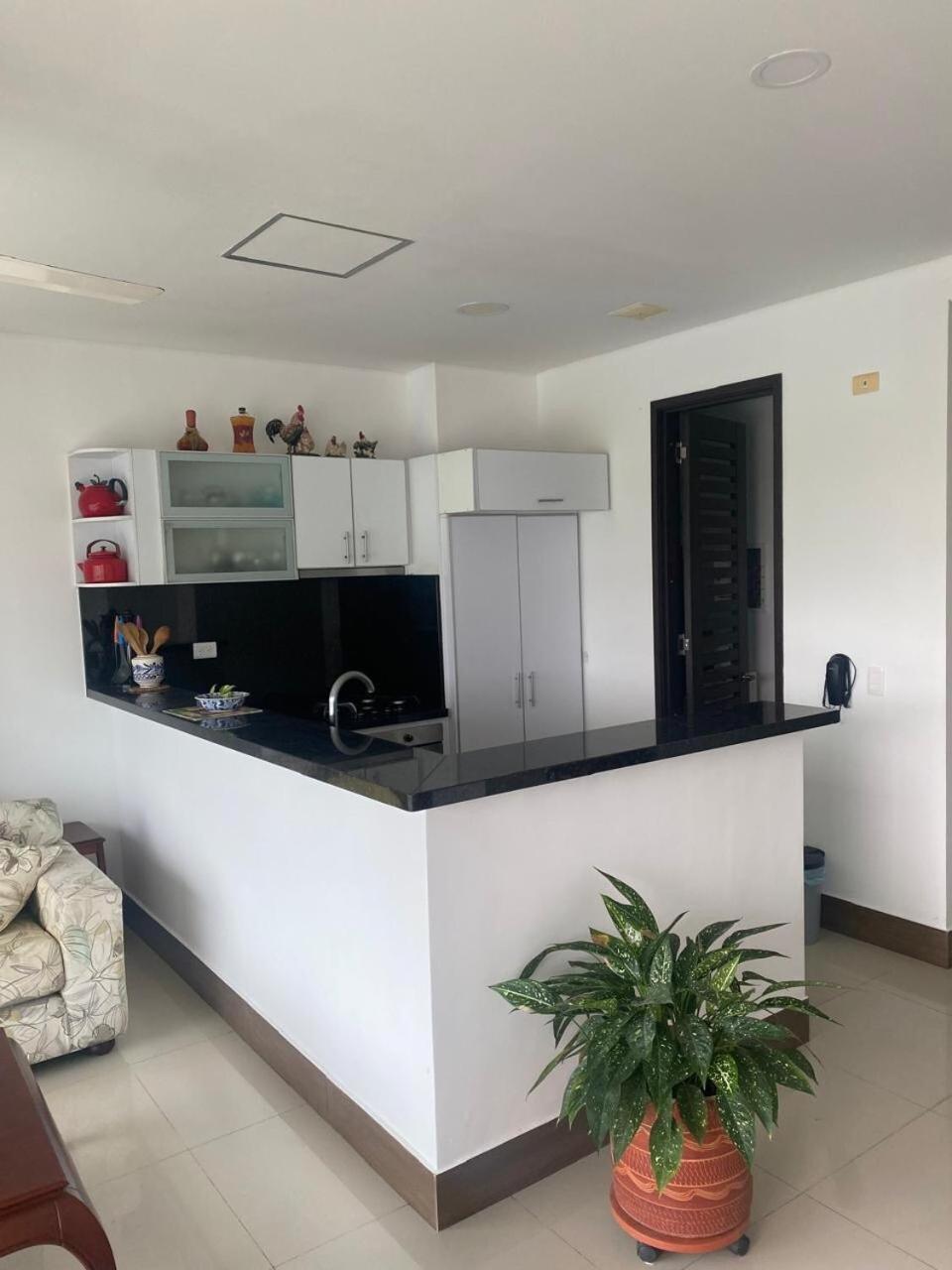 Espacioso Apto En El Cabrero - 2br, Y Gran Balcón Apartamento *