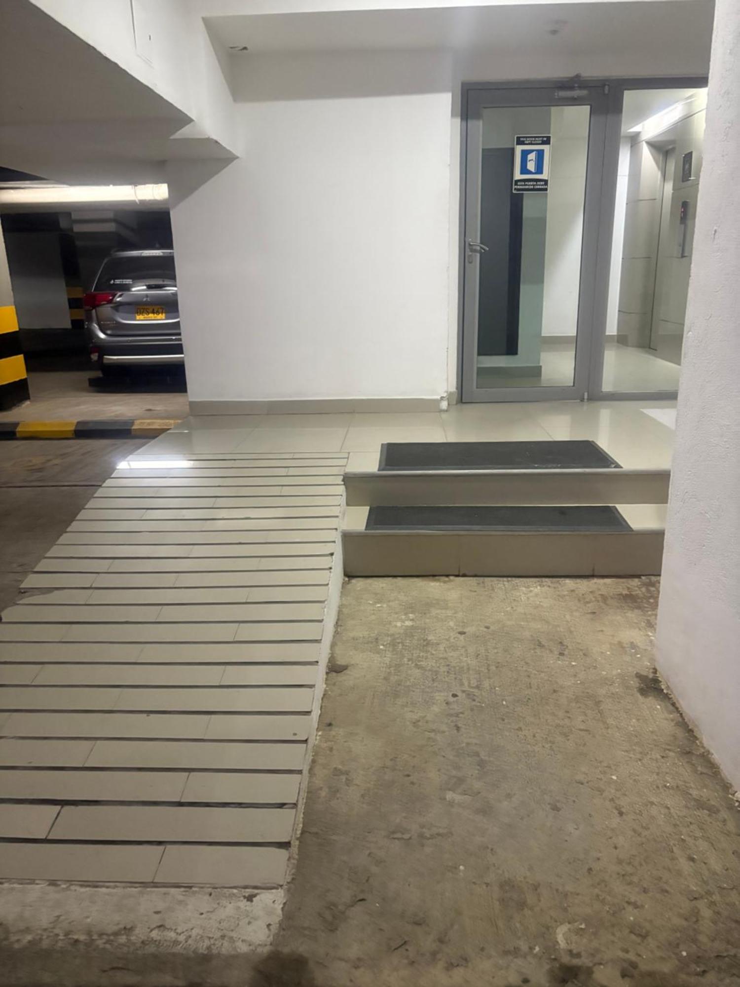 Espacioso Apto En El Cabrero - 2br, Y Gran Balcón