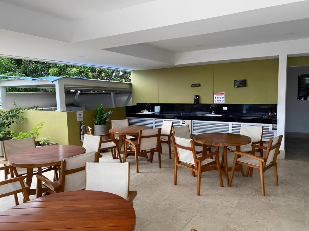 Apartamento Espacioso Apto En El Cabrero - 2br, Y Gran Balcón