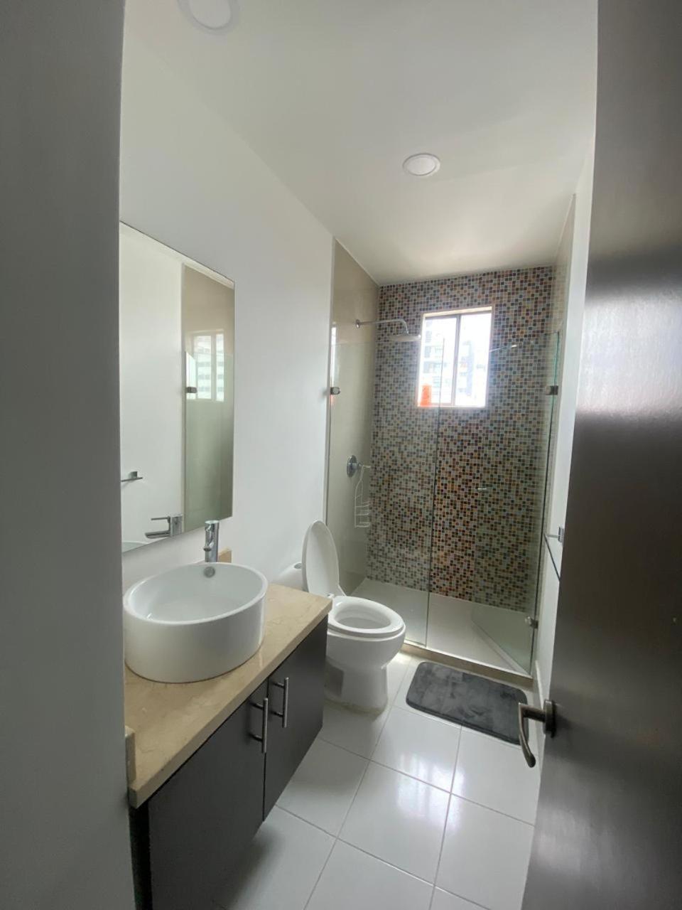 Apartamento Espacioso Apto En El Cabrero - 2br, Y Gran Balcón