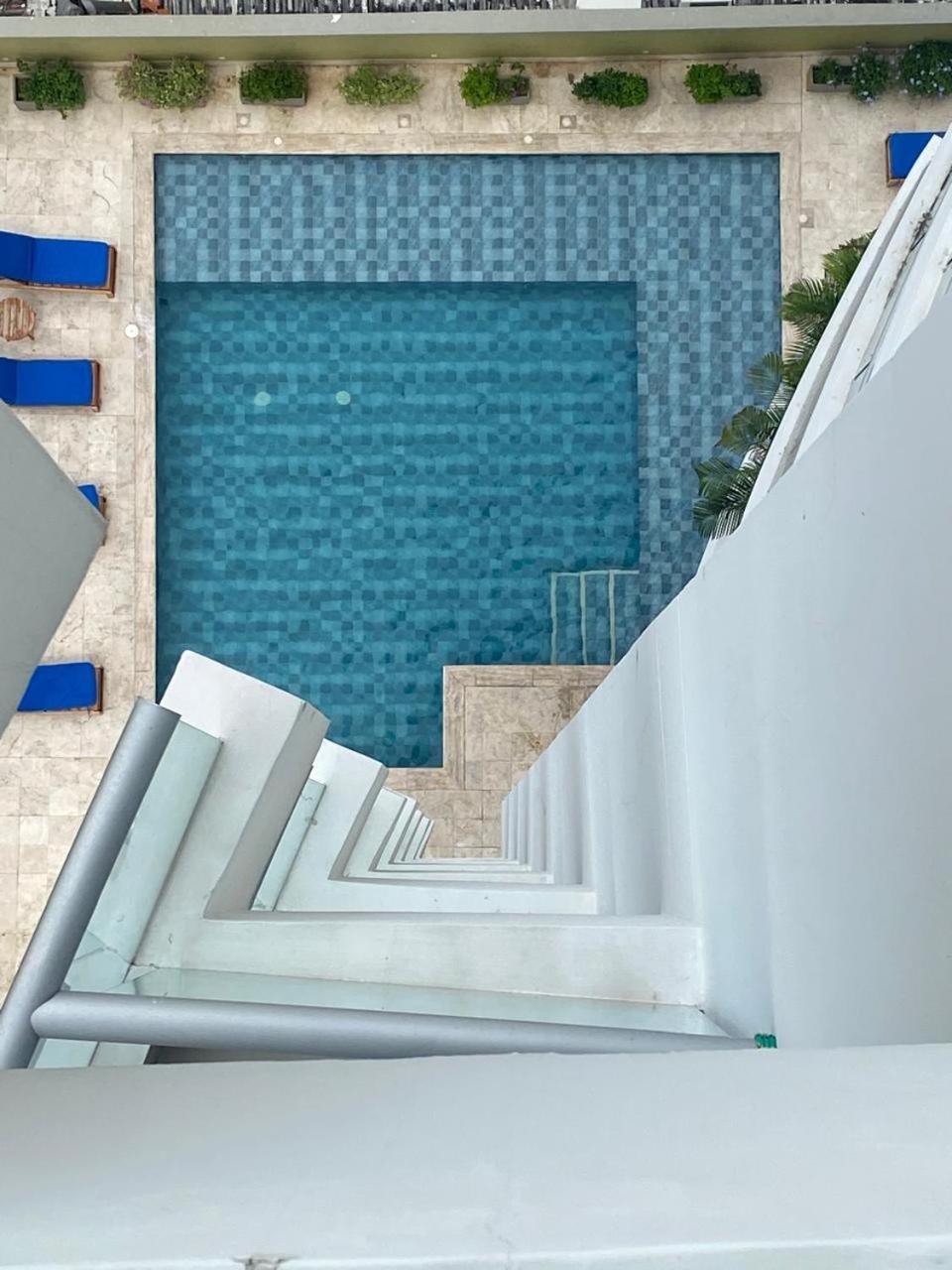 Espacioso Apto En El Cabrero - 2br, Y Gran Balcón